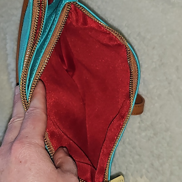 Valentina convertible hobo crossbody bag in Turquoise - Picture 5 of 6